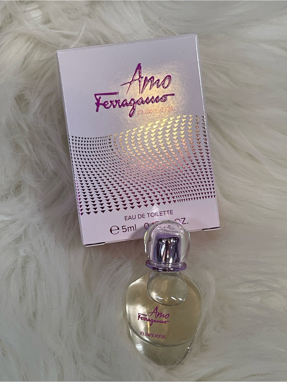 Salvatore Ferragamo Amo Flowerful Mini Perfume with Pink Accents